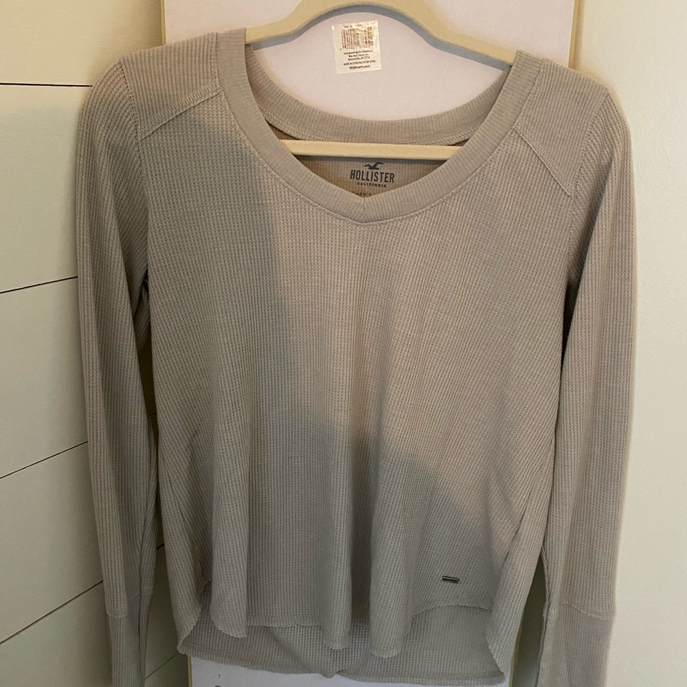 Cream Long Sleeve Hollister T-Shirt
